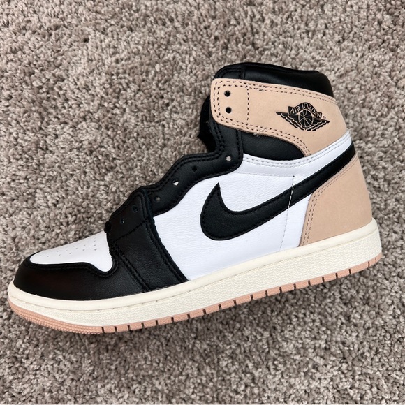 Shoes - *GIVEAWAY* Air Jordan 1 Retro High OG WMNS